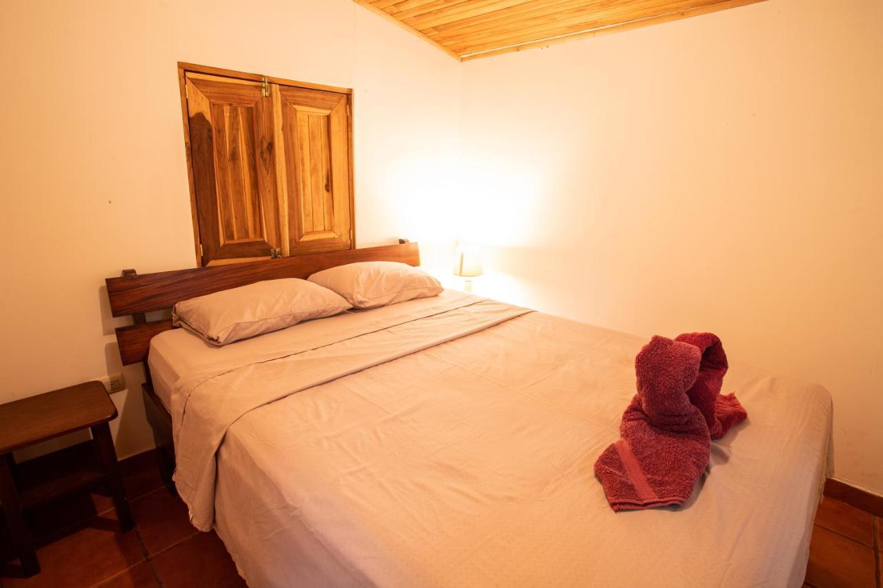 Pochote Lodge Guayabo  Экстерьер фото